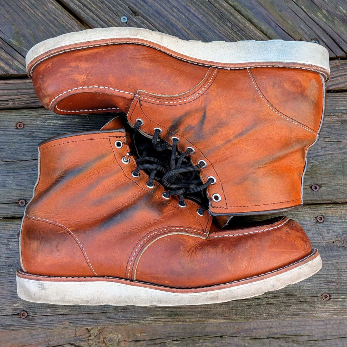 Photo by theworkwearkit on January 5, 2025 of the Red Wing 875 in Red Wing / Brown.