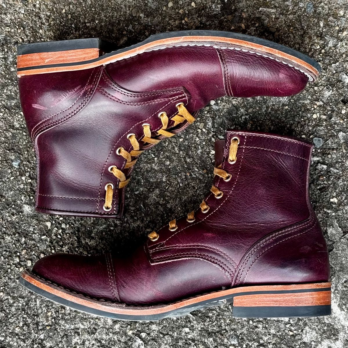 Photo by Leetsalot on November 5, 2025 of the Nicks x Parkhurst V1 in Horween Color 8 Cypress.