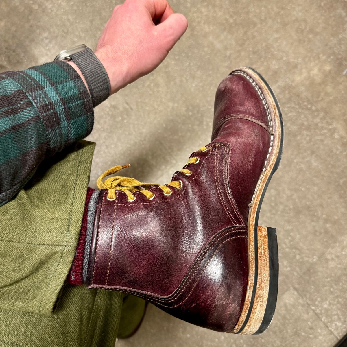 Photo by Leetsalot on February 23, 2026 of the Nicks x Parkhurst V1 in Horween Color 8 Cypress.