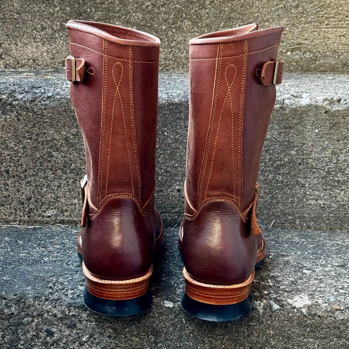 Photo by Leetsalot on October 1, 2025 of the Fortis Boots Tapak 2.0 Engineer Boots in Indonesian Medium Brown Pull Up.