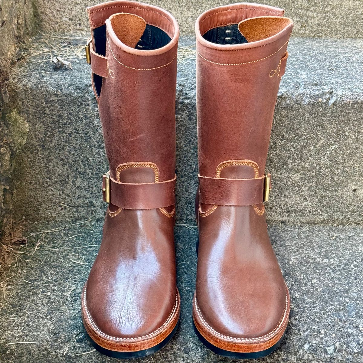 Photo by Leetsalot on October 1, 2025 of the Fortis Boots Tapak 2.0 Engineer Boots in Indonesian Medium Brown Pull Up.
