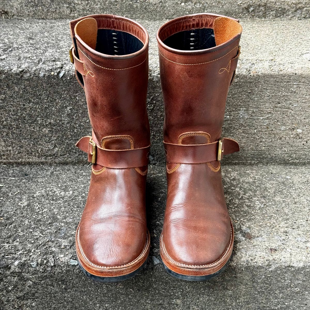 Photo by Leetsalot on November 5, 2025 of the Fortis Boots Tapak 2.0 Engineer Boots in Indonesian Medium Brown Pull Up.