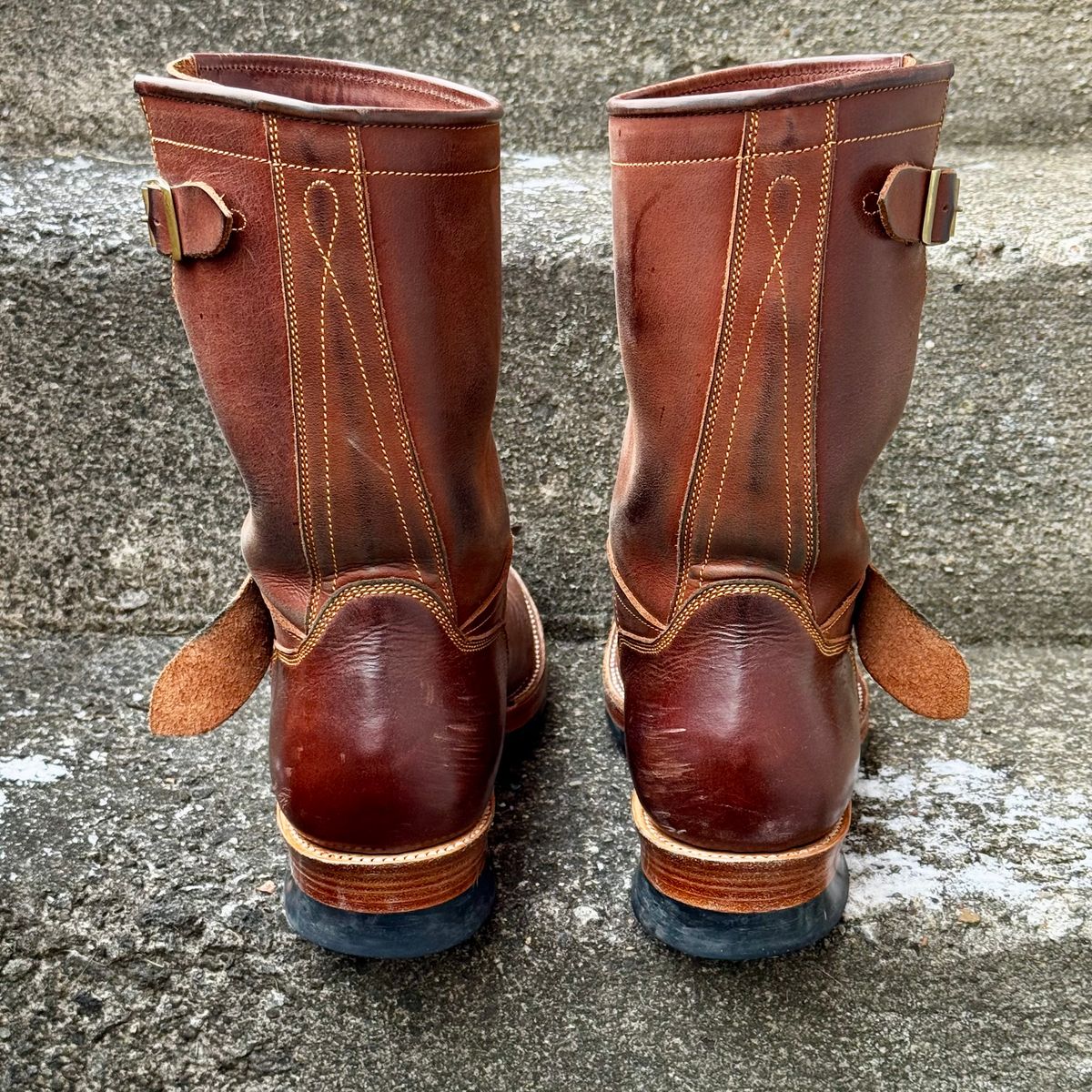 Photo by Leetsalot on December 5, 2025 of the Fortis Boots Tapak 2.0 Engineer Boots in Indonesian Medium Brown Pull Up.