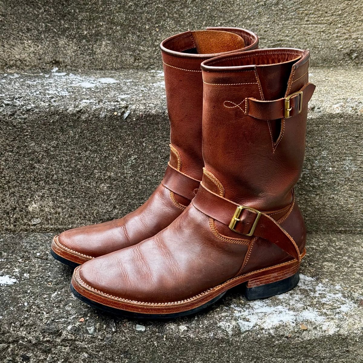 Photo by Leetsalot on December 5, 2025 of the Fortis Boots Tapak 2.0 Engineer Boots in Indonesian Medium Brown Pull Up.