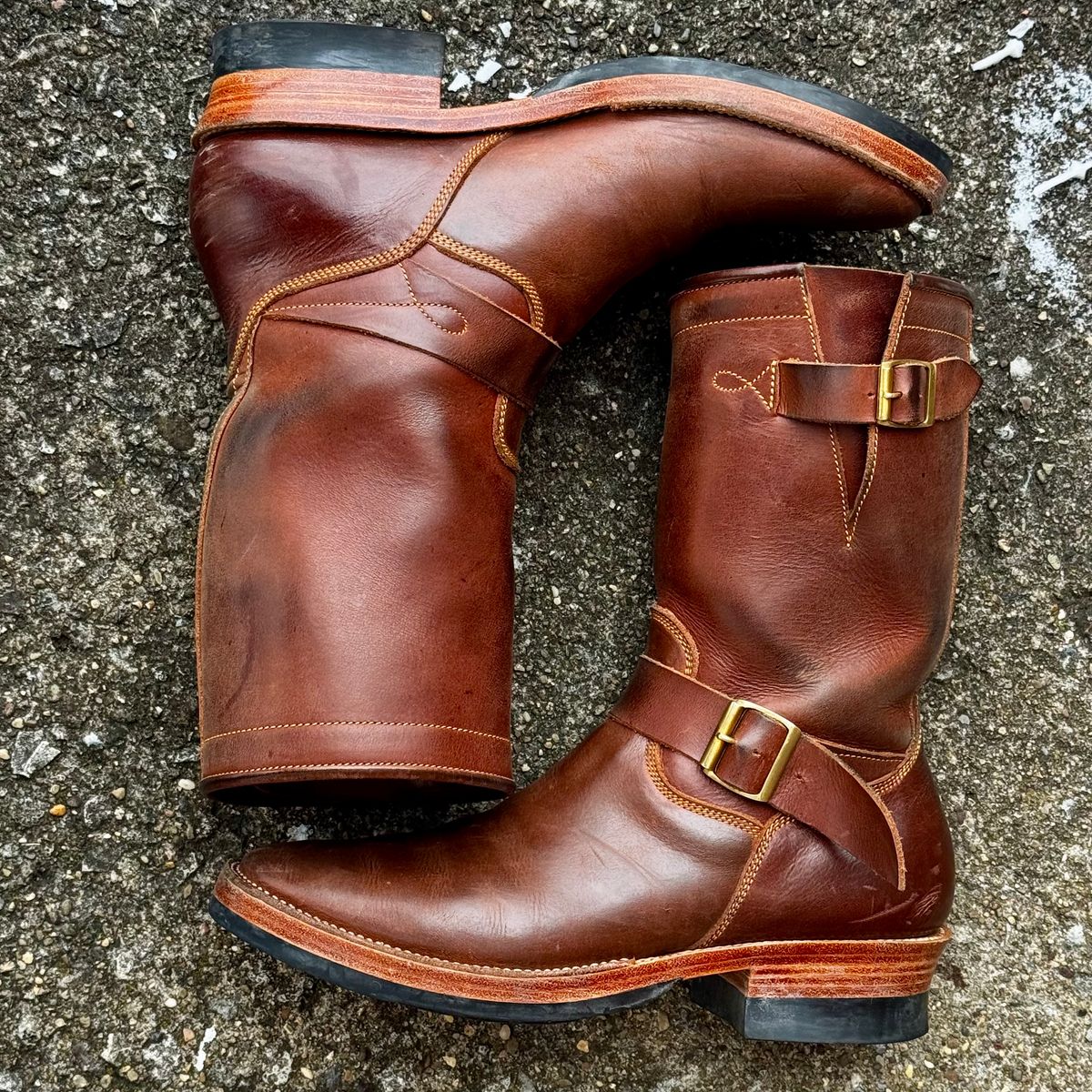 Photo by Leetsalot on December 5, 2025 of the Fortis Boots Tapak 2.0 Engineer Boots in Indonesian Medium Brown Pull Up.