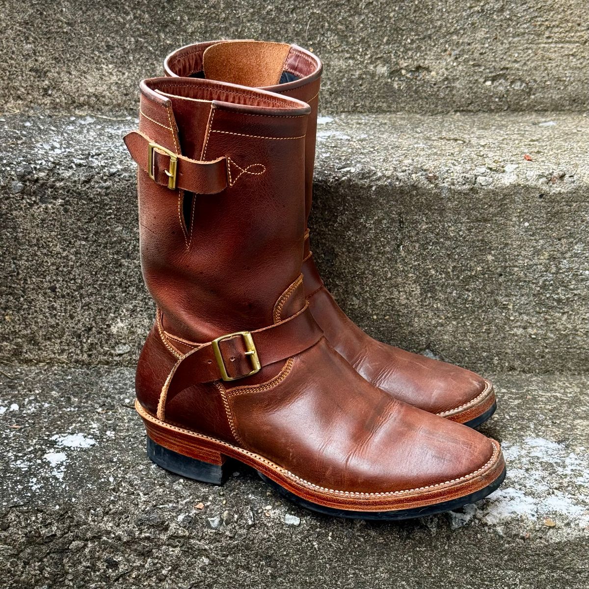 Photo by Leetsalot on December 5, 2025 of the Fortis Boots Tapak 2.0 Engineer Boots in Indonesian Medium Brown Pull Up.