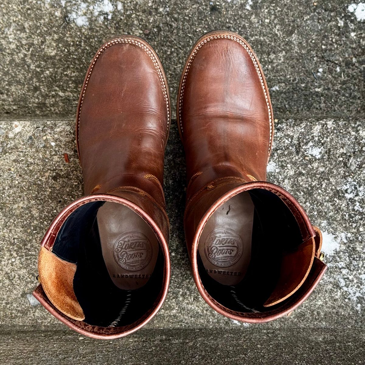 Photo by Leetsalot on December 5, 2025 of the Fortis Boots Tapak 2.0 Engineer Boots in Indonesian Medium Brown Pull Up.