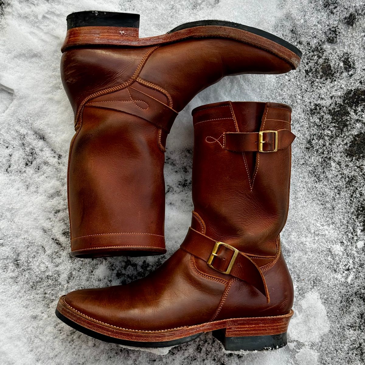 Photo by Leetsalot on January 5, 2026 of the Fortis Boots Tapak 2.0 Engineer Boots in Indonesian Medium Brown Pull Up.