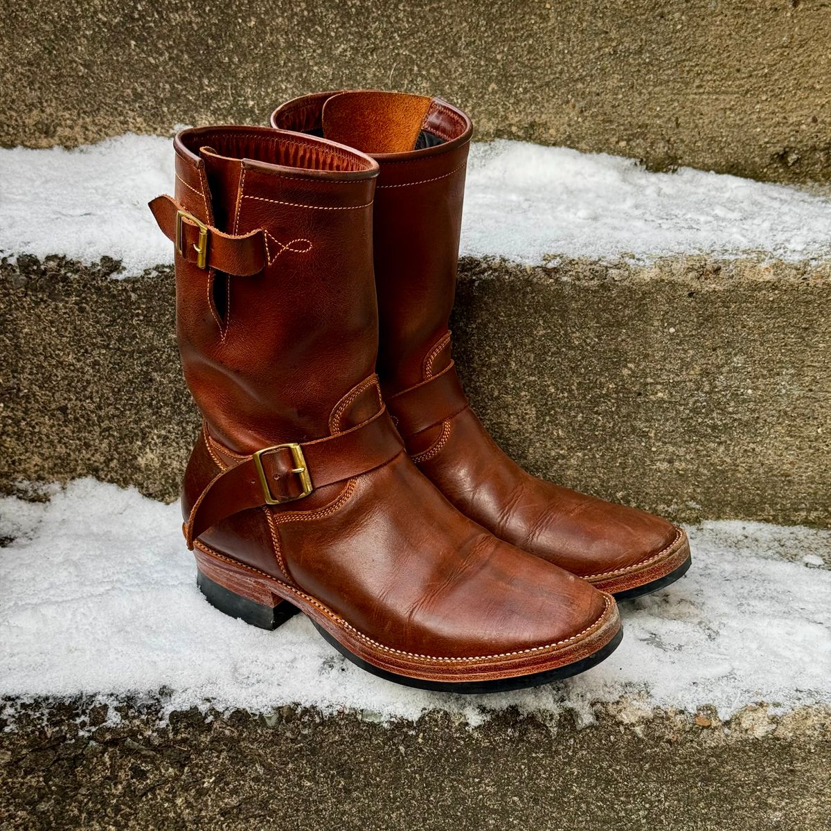 Photo by Leetsalot on January 5, 2026 of the Fortis Boots Tapak 2.0 Engineer Boots in Indonesian Medium Brown Pull Up.