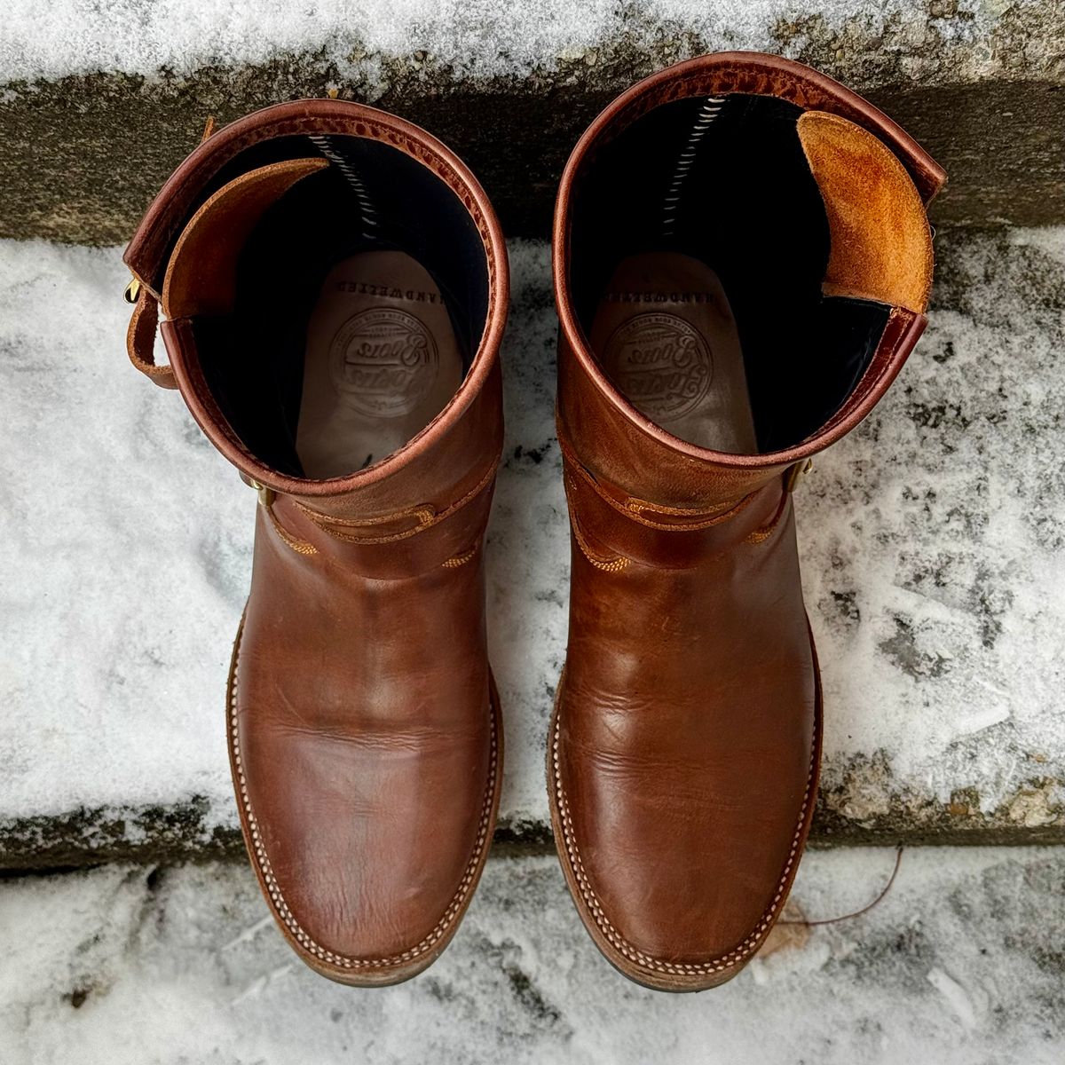 Photo by Leetsalot on January 5, 2026 of the Fortis Boots Tapak 2.0 Engineer Boots in Indonesian Medium Brown Pull Up.