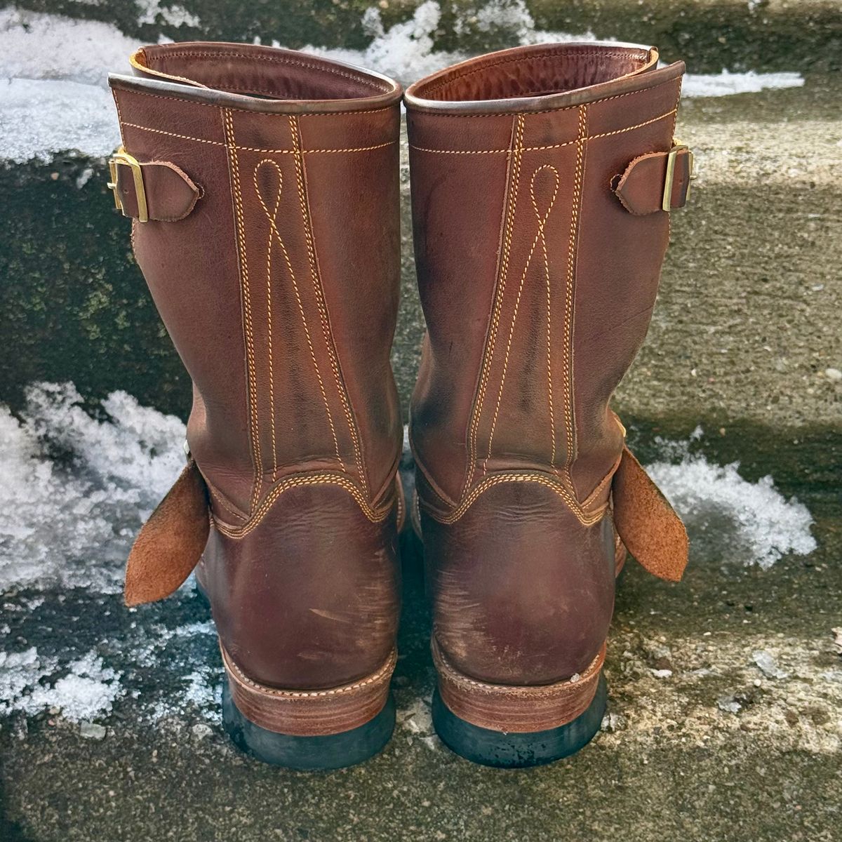 Photo by Leetsalot on February 4, 2026 of the Fortis Boots Tapak 2.0 Engineer Boots in Indonesian Medium Brown Pull Up.