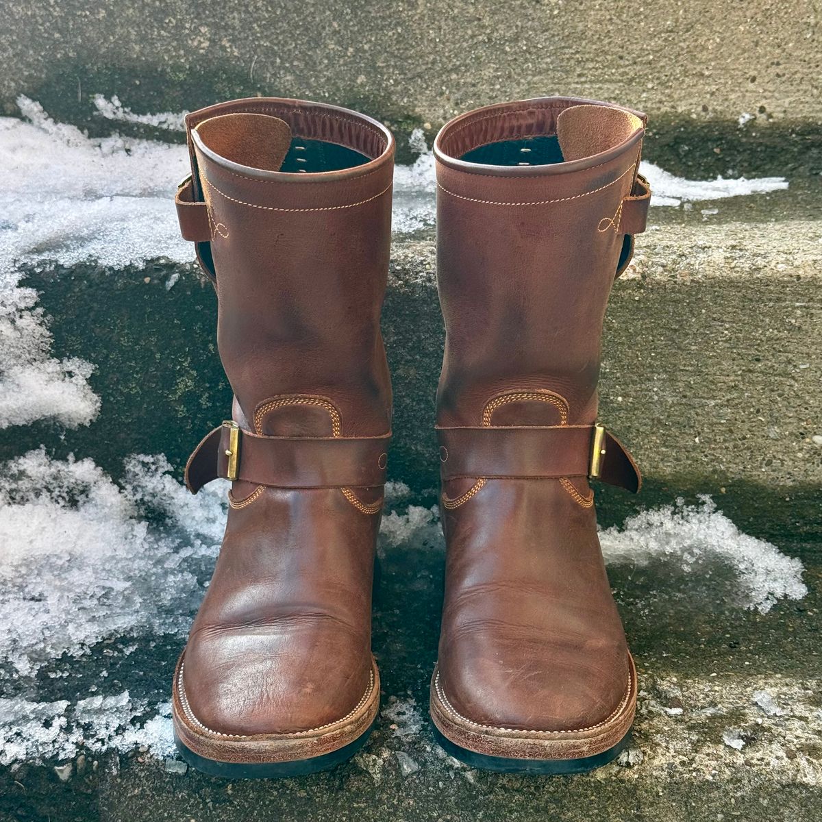 Photo by Leetsalot on February 4, 2026 of the Fortis Boots Tapak 2.0 Engineer Boots in Indonesian Medium Brown Pull Up.