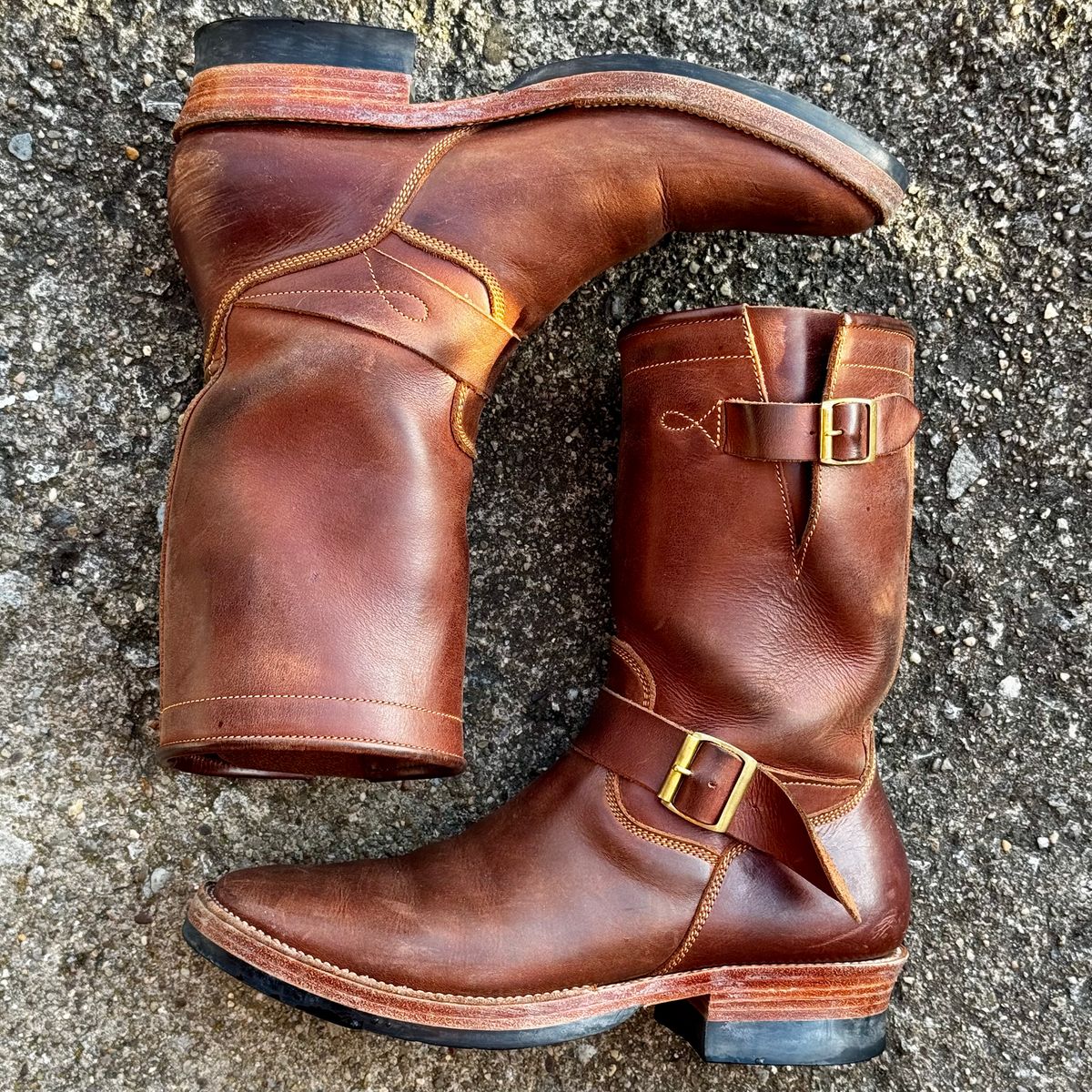 Photo by Leetsalot on February 4, 2026 of the Fortis Boots Tapak 2.0 Engineer Boots in Indonesian Medium Brown Pull Up.