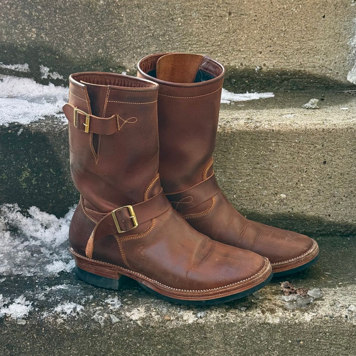 Photo by Leetsalot on February 4, 2026 of the Fortis Boots Tapak 2.0 Engineer Boots in Indonesian Medium Brown Pull Up.