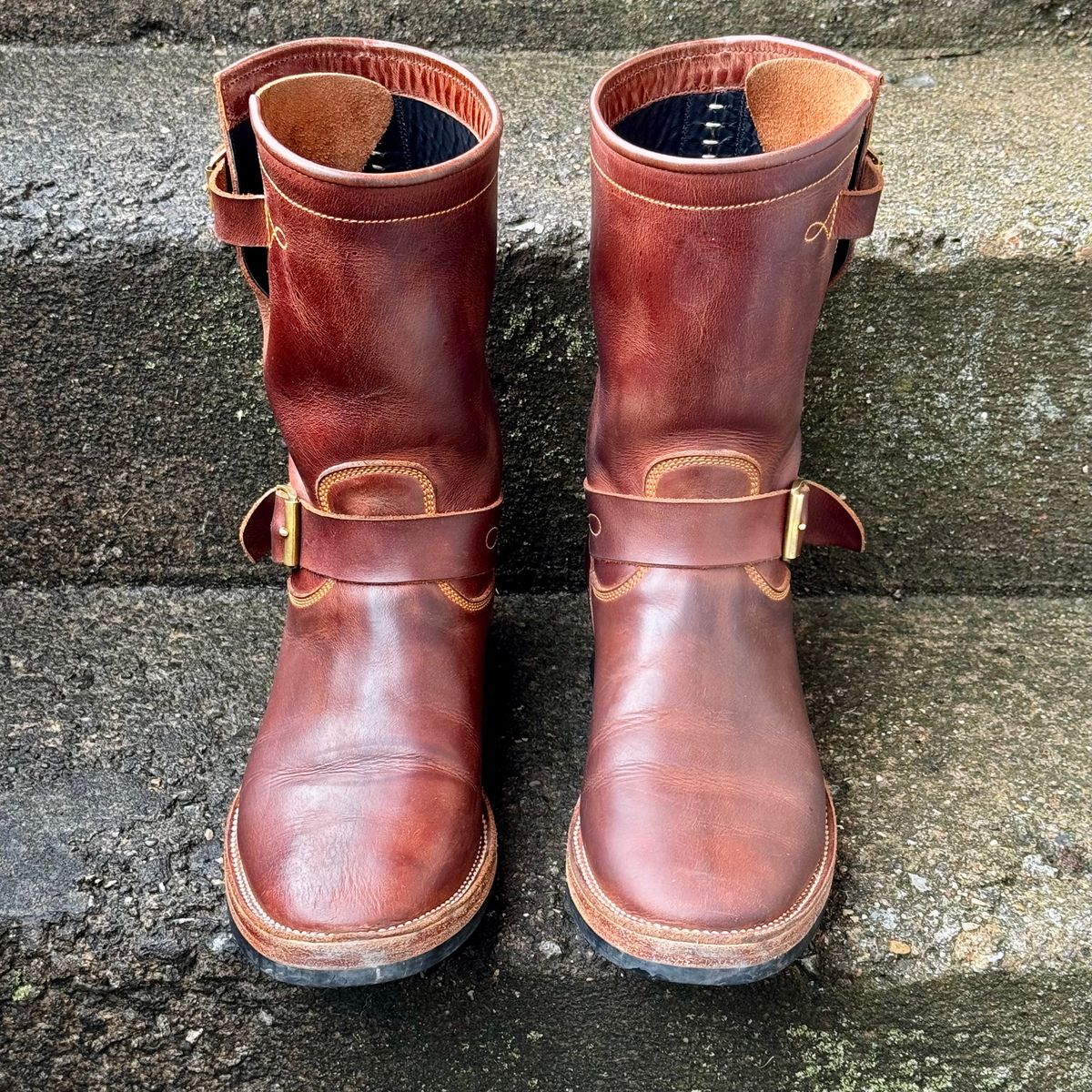 Photo by Leetsalot on March 5, 2026 of the Fortis Boots Tapak 2.0 Engineer Boots in Indonesian Medium Brown Pull Up.