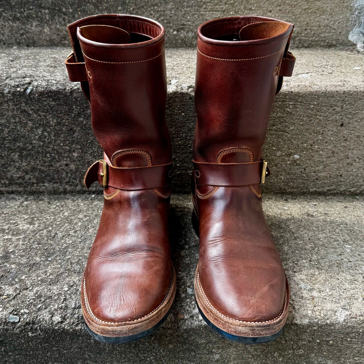 Photo by Leetsalot on April 4, 2026 of the Fortis Boots Tapak 2.0 Engineer Boots in Indonesian Medium Brown Pull Up.