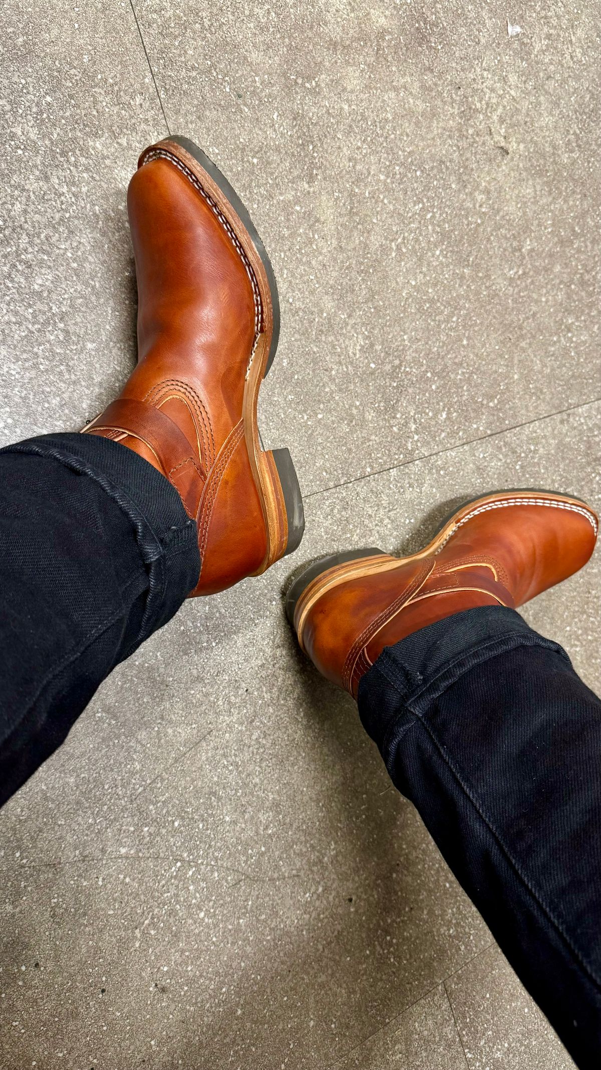 Photo by Leetsalot on October 2, 2024 of the Wesco Mister Lou in Wickett & Craig Tan Oiled Latigo.
