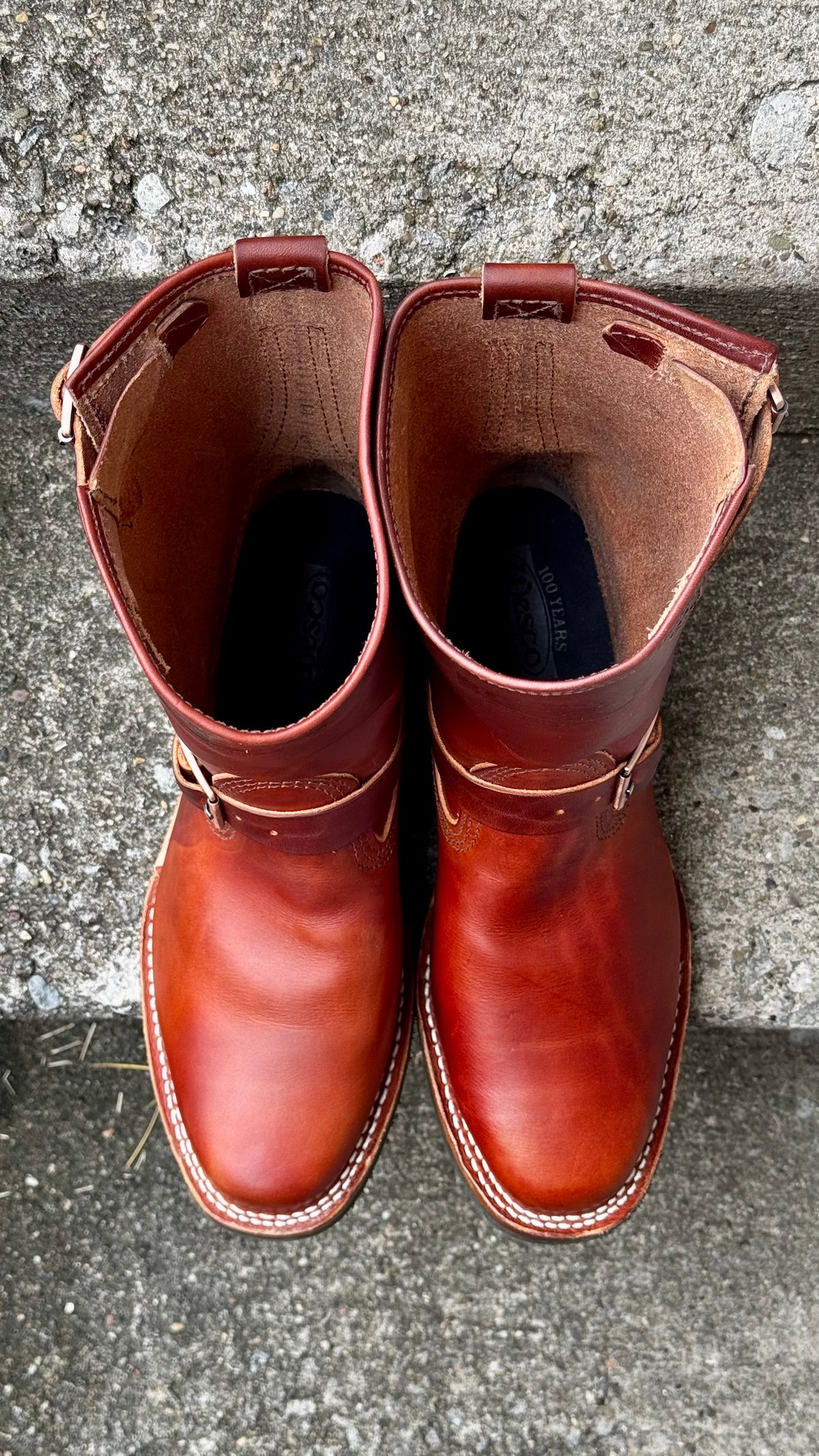 Photo by Leetsalot on October 2, 2024 of the Wesco Mister Lou in Wickett & Craig Tan Oiled Latigo.