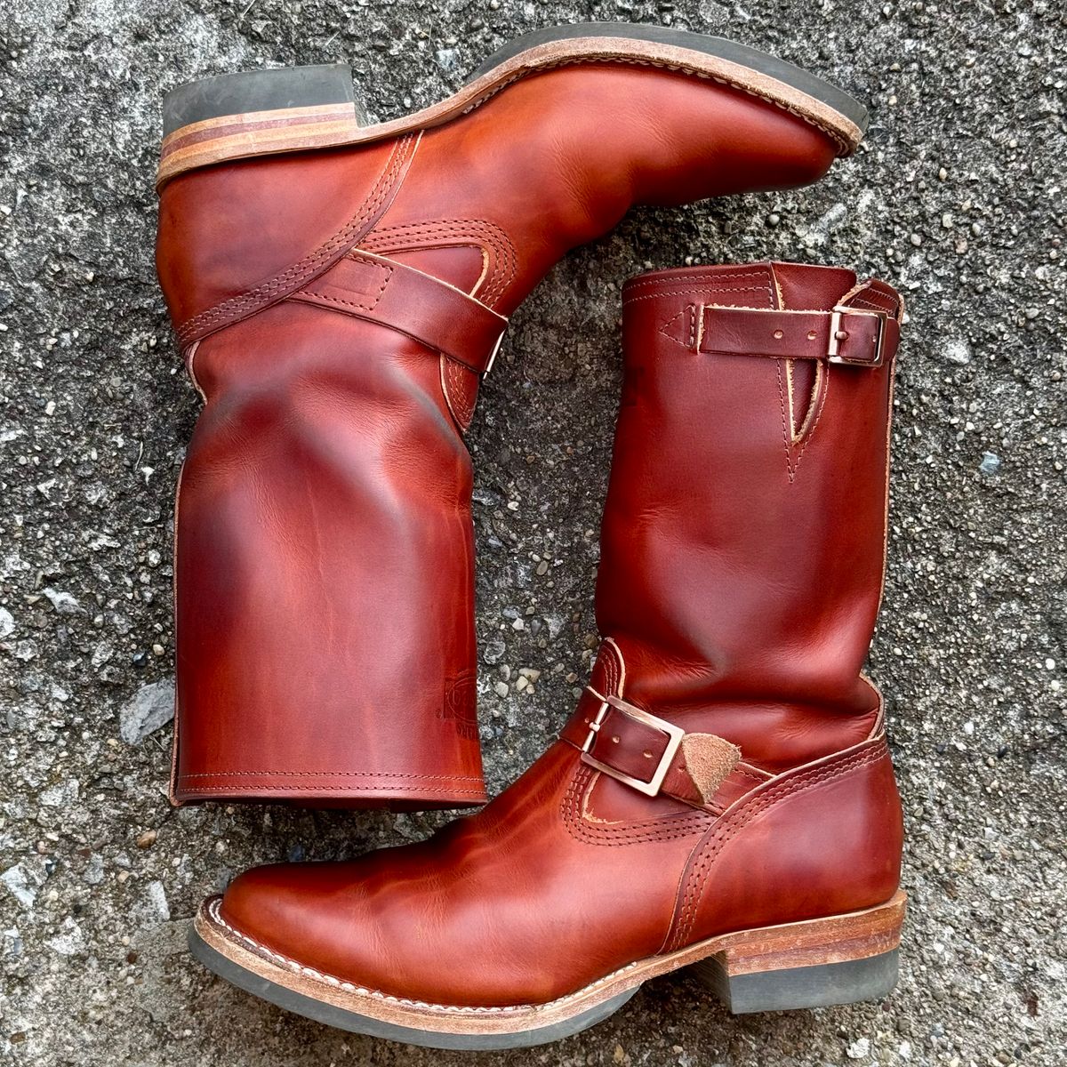 Photo by Leetsalot on November 6, 2024 of the Wesco Mister Lou in Wickett & Craig Tan Oiled Latigo.