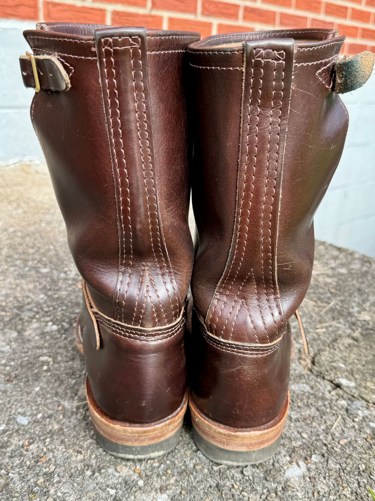Photo by Leetsalot on November 4, 2023 of the Wesco Mister Lou in Horween Brown Chromexcel.