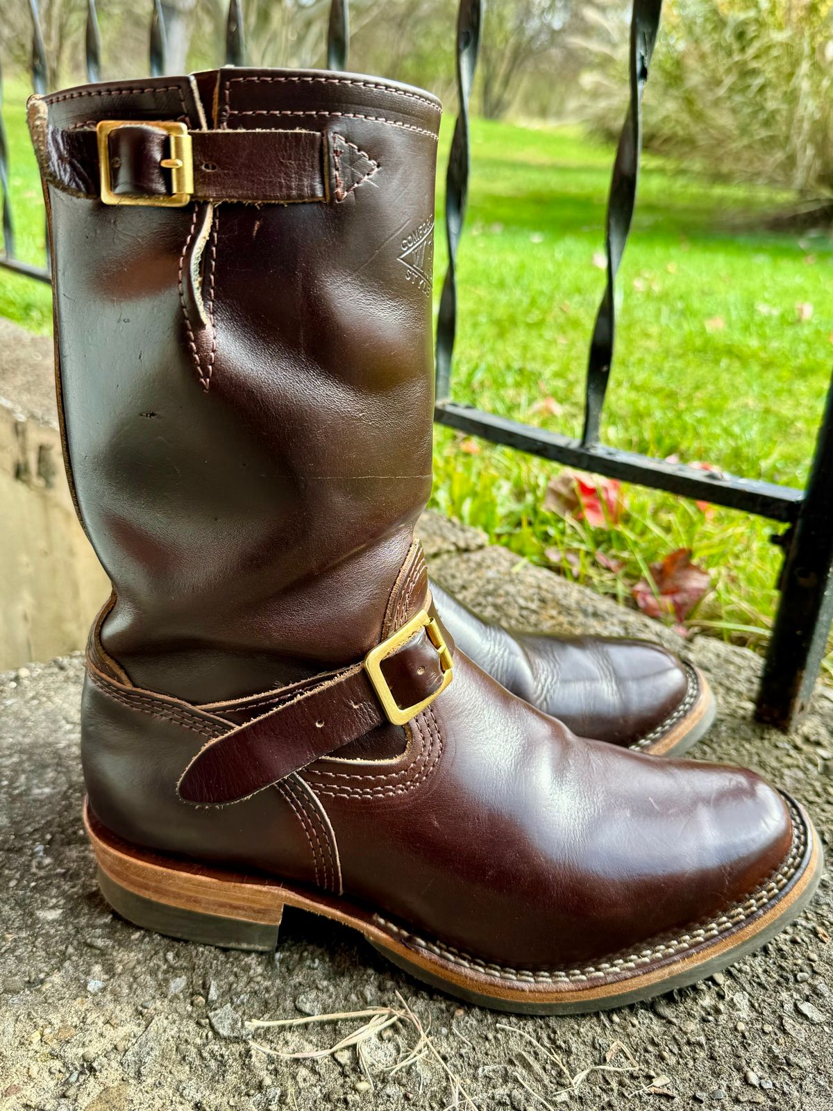 Photo by Leetsalot on November 4, 2023 of the Wesco Mister Lou in Horween Brown Chromexcel.