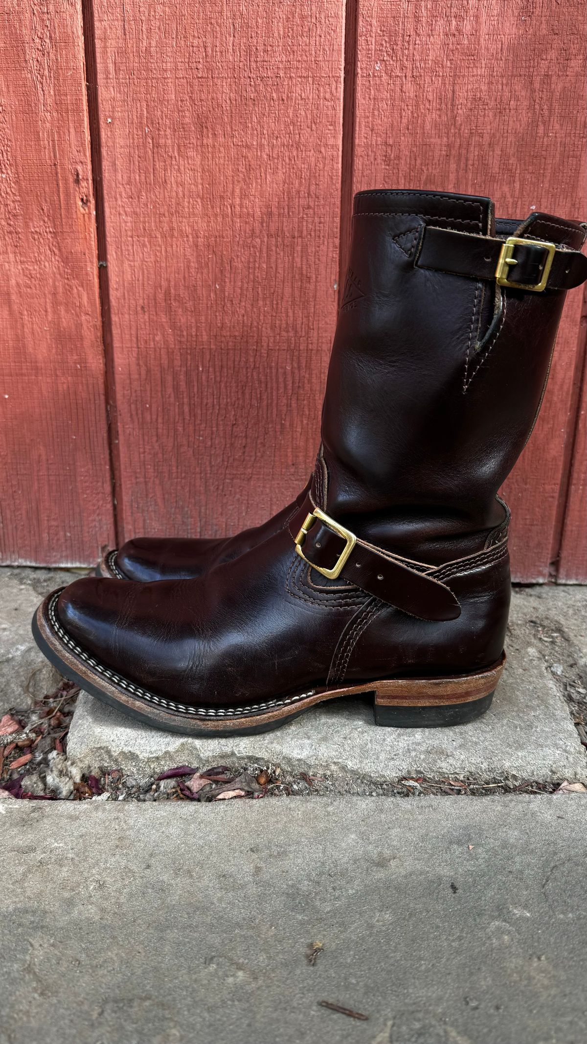 Photo by Leetsalot on December 4, 2023 of the Wesco Mister Lou in Horween Brown Chromexcel.