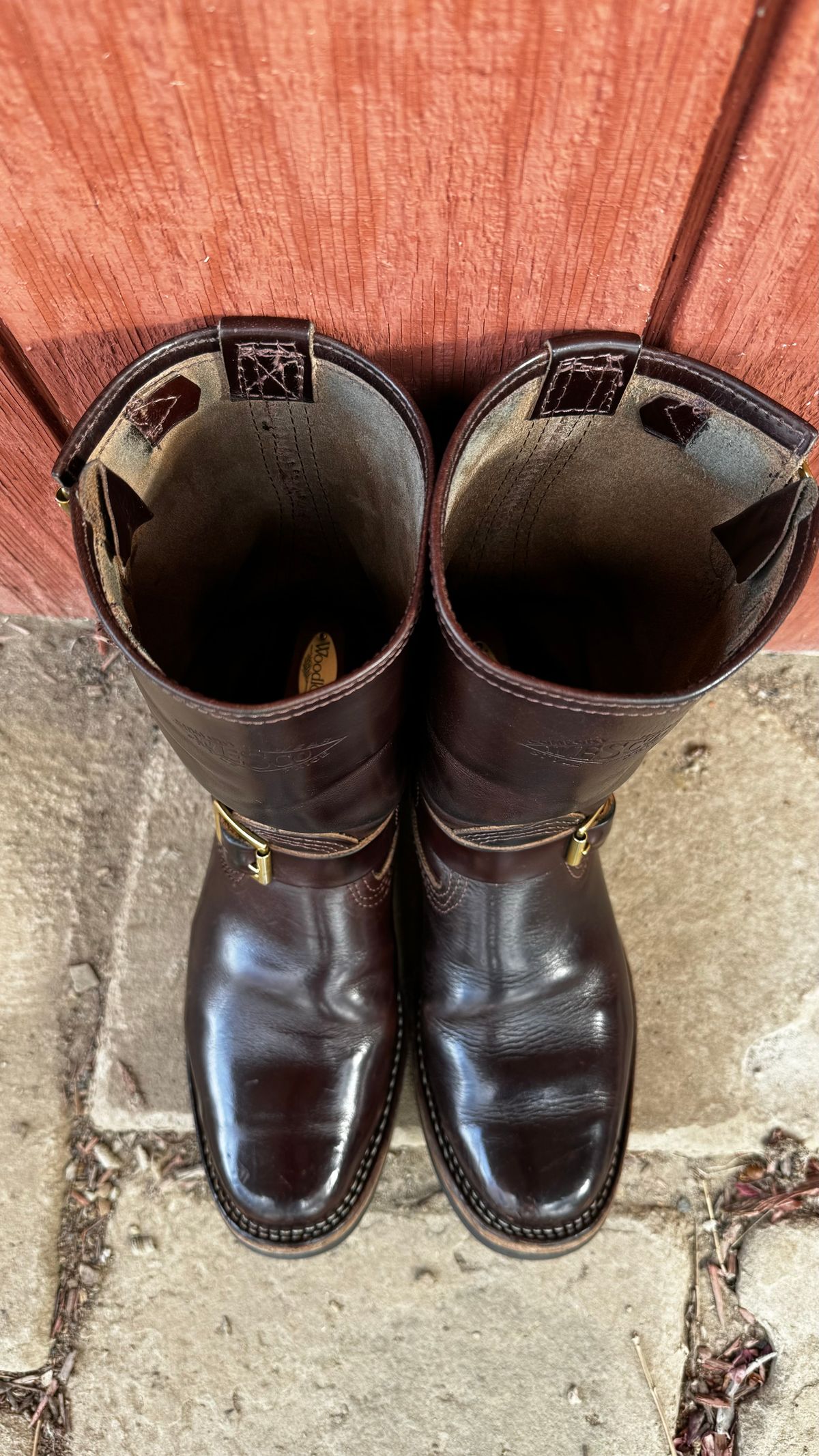Photo by Leetsalot on December 4, 2023 of the Wesco Mister Lou in Horween Brown Chromexcel.