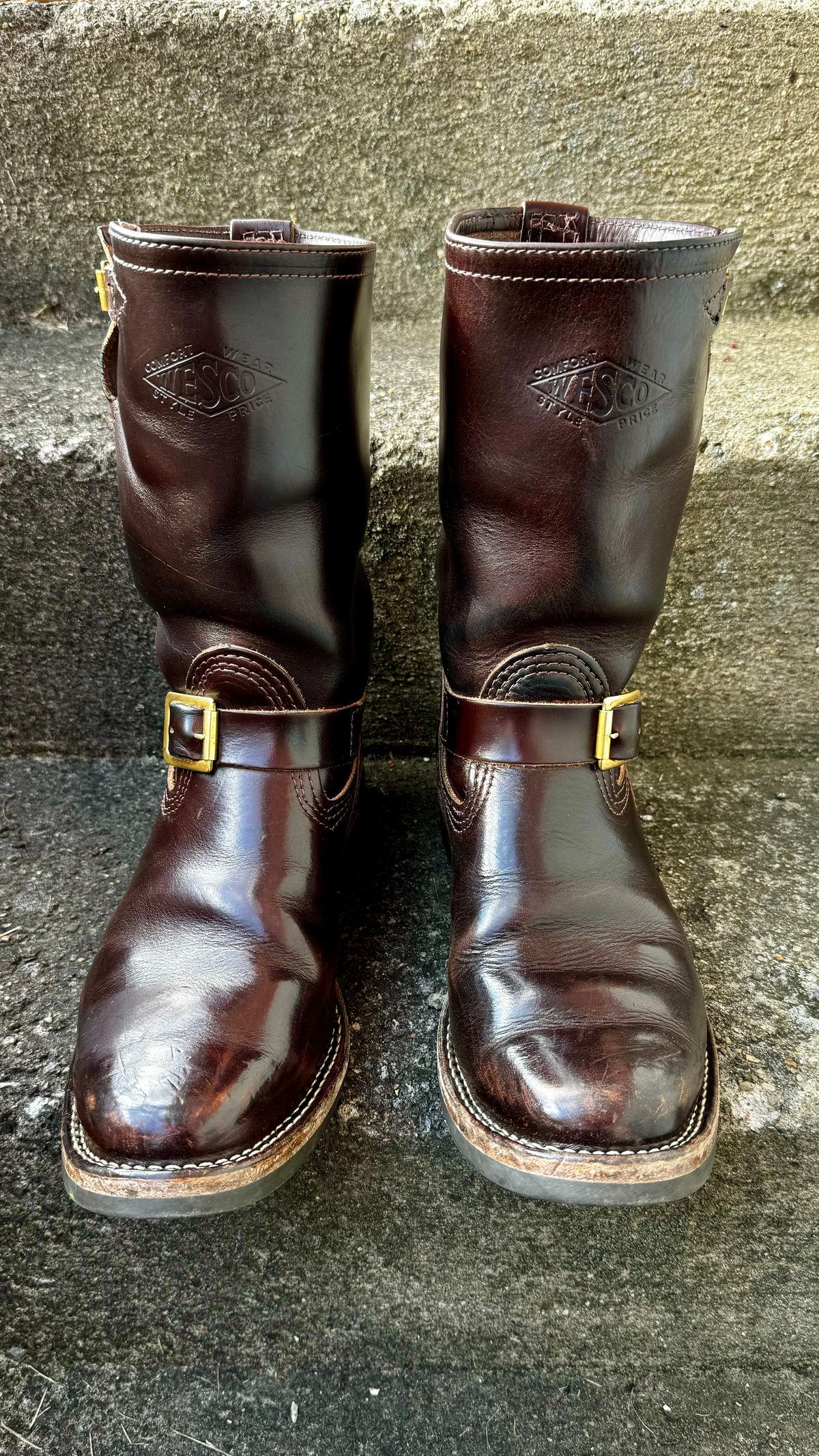 Photo by Leetsalot on January 5, 2024 of the Wesco Mister Lou in Horween Brown Chromexcel.