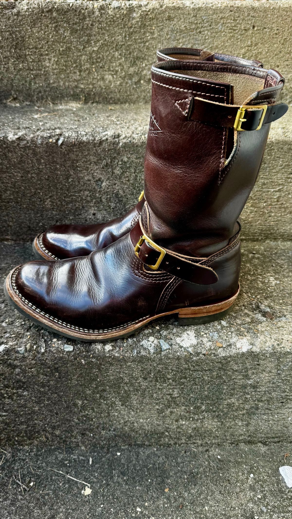 Photo by Leetsalot on January 5, 2024 of the Wesco Mister Lou in Horween Brown Chromexcel.