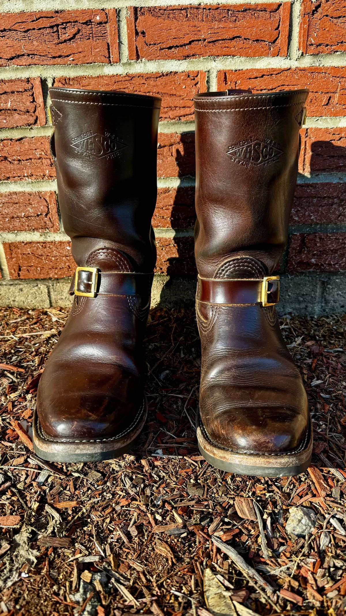Photo by Leetsalot on February 6, 2024 of the Wesco Mister Lou in Horween Brown Chromexcel.
