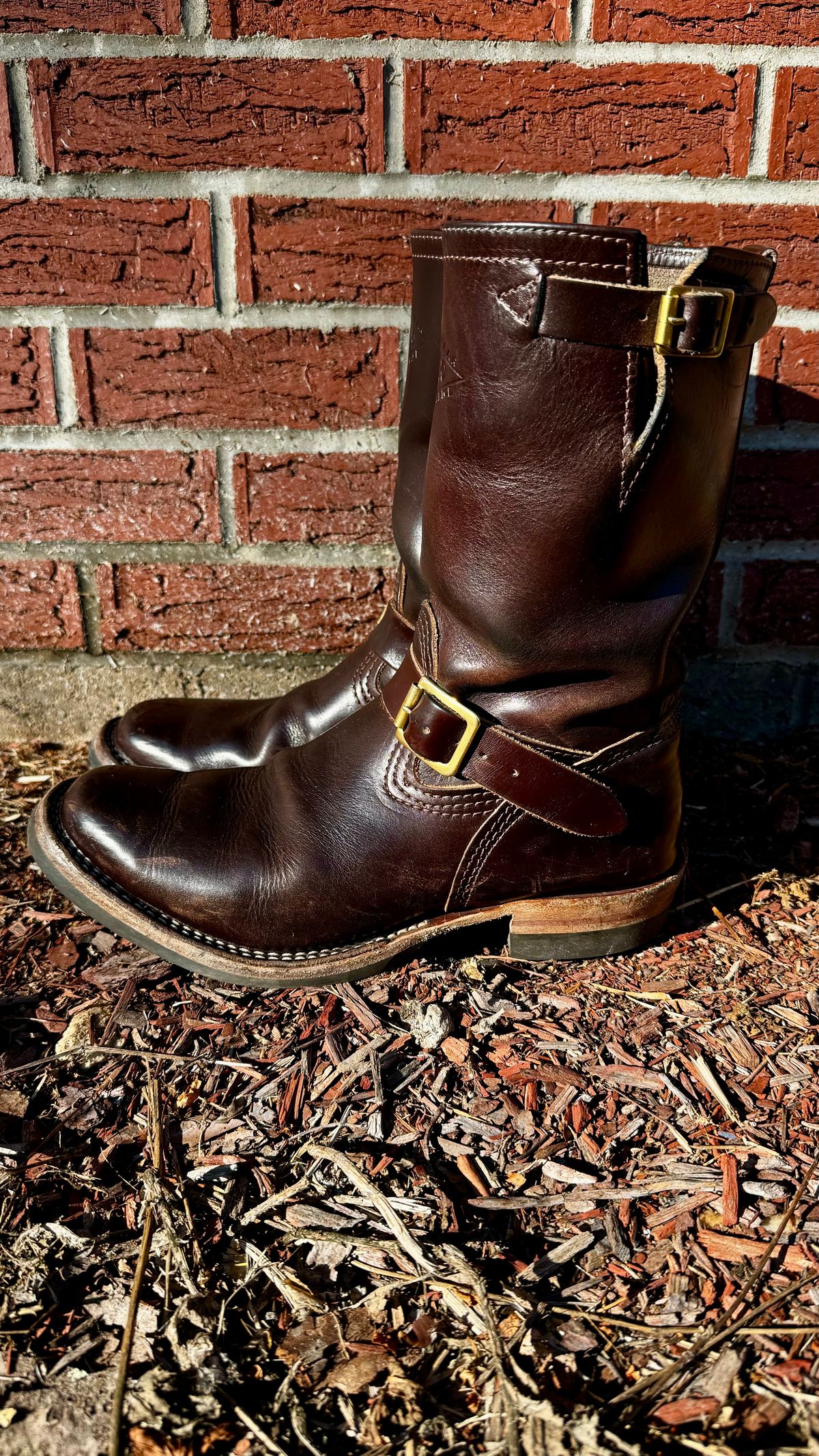 Photo by Leetsalot on February 6, 2024 of the Wesco Mister Lou in Horween Brown Chromexcel.
