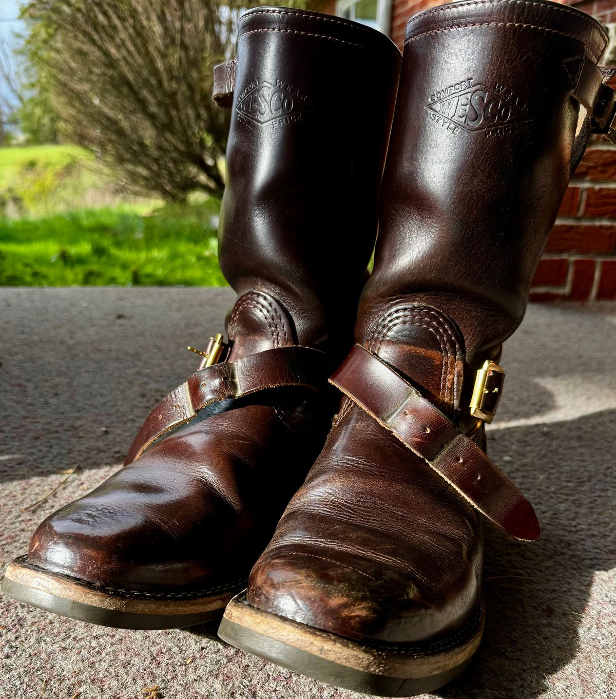 Photo by Leetsalot on April 5, 2024 of the Wesco Mister Lou in Horween Brown Chromexcel.