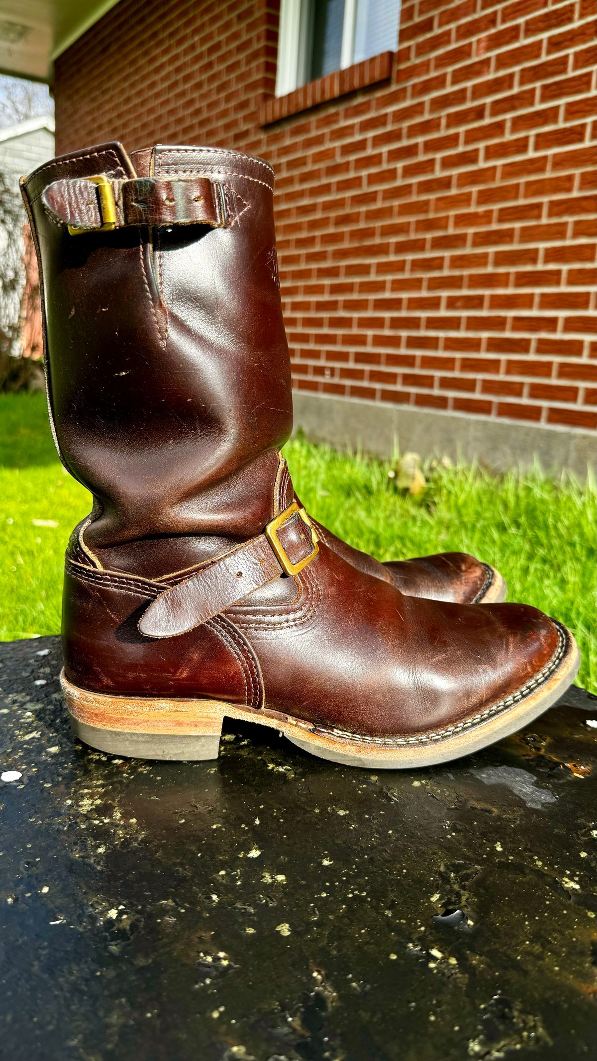 Photo by Leetsalot on April 5, 2024 of the Wesco Mister Lou in Horween Brown Chromexcel.