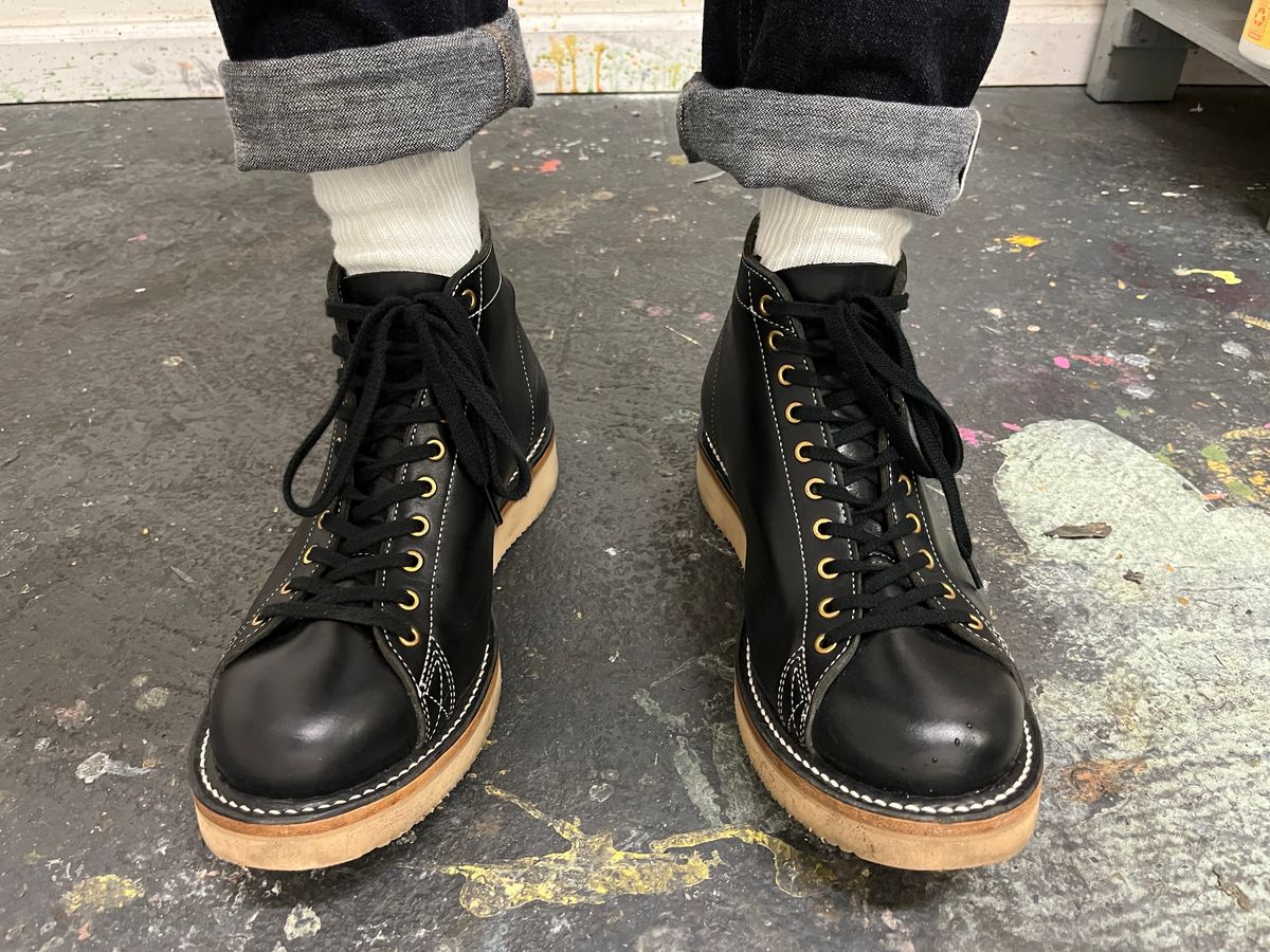 Photo by sweetlou on October 22, 2023 of the Zerrows Boneakers in Horween Chromexcel Overdyed Black.