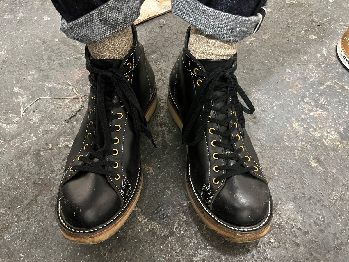 Photo by sweetlou on January 24, 2024 of the Zerrows Boneakers in Horween Chromexcel Overdyed Black.