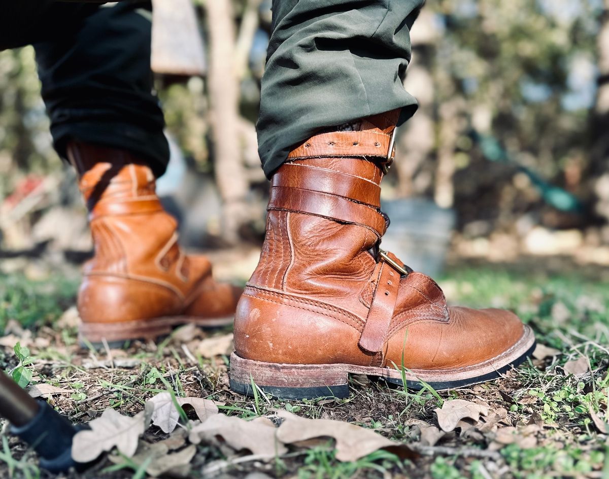 Photo by Bedrock on November 24, 2024 of the Nicks Heritage TankerPro in Horween Natural Dublin.