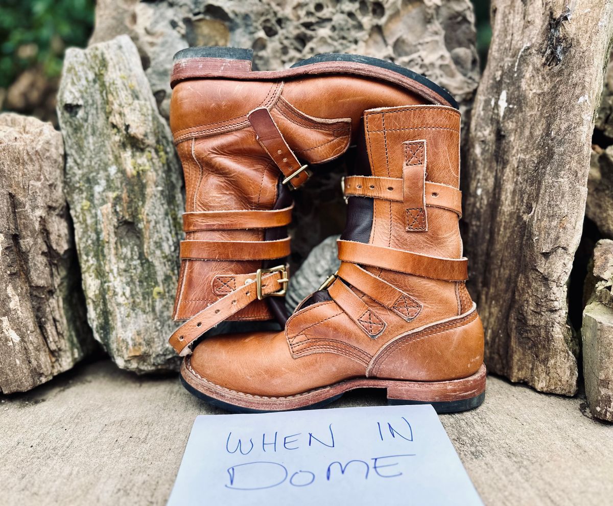 Photo by Bedrock on November 2, 2024 of the Nicks Heritage TankerPro in Horween Natural Dublin.
