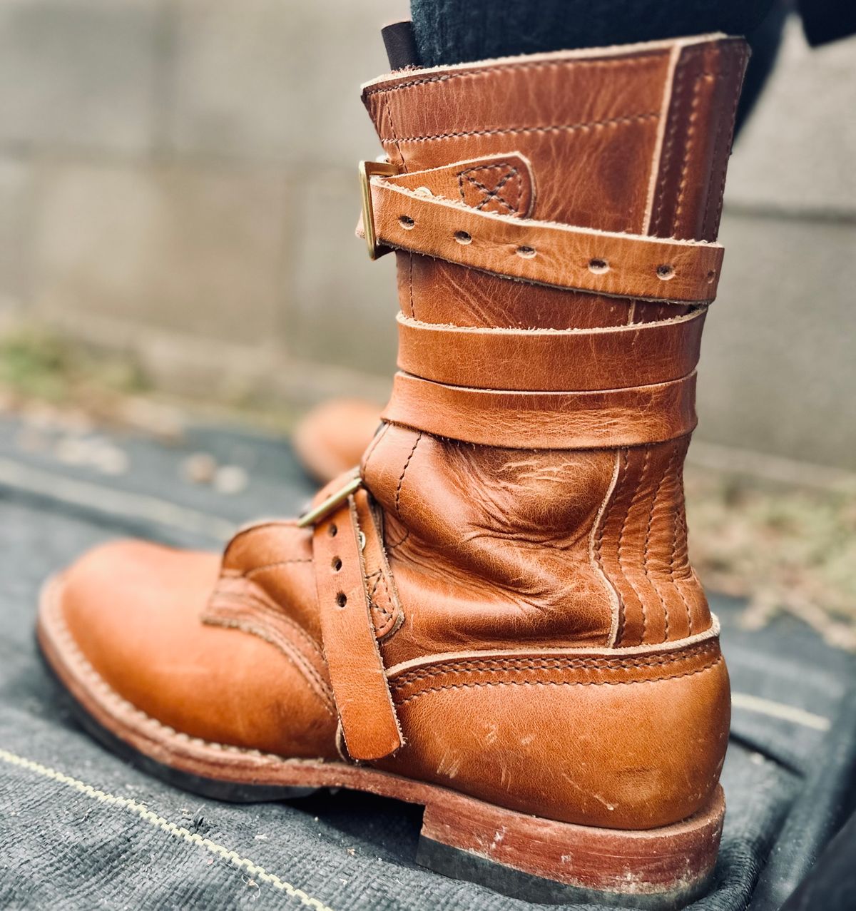 Photo by Bedrock on November 2, 2024 of the Nicks Heritage TankerPro in Horween Natural Dublin.