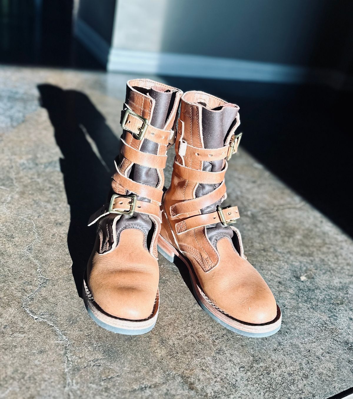 Photo by Bedrock on October 6, 2024 of the Nicks Heritage TankerPro in Horween Natural Dublin.