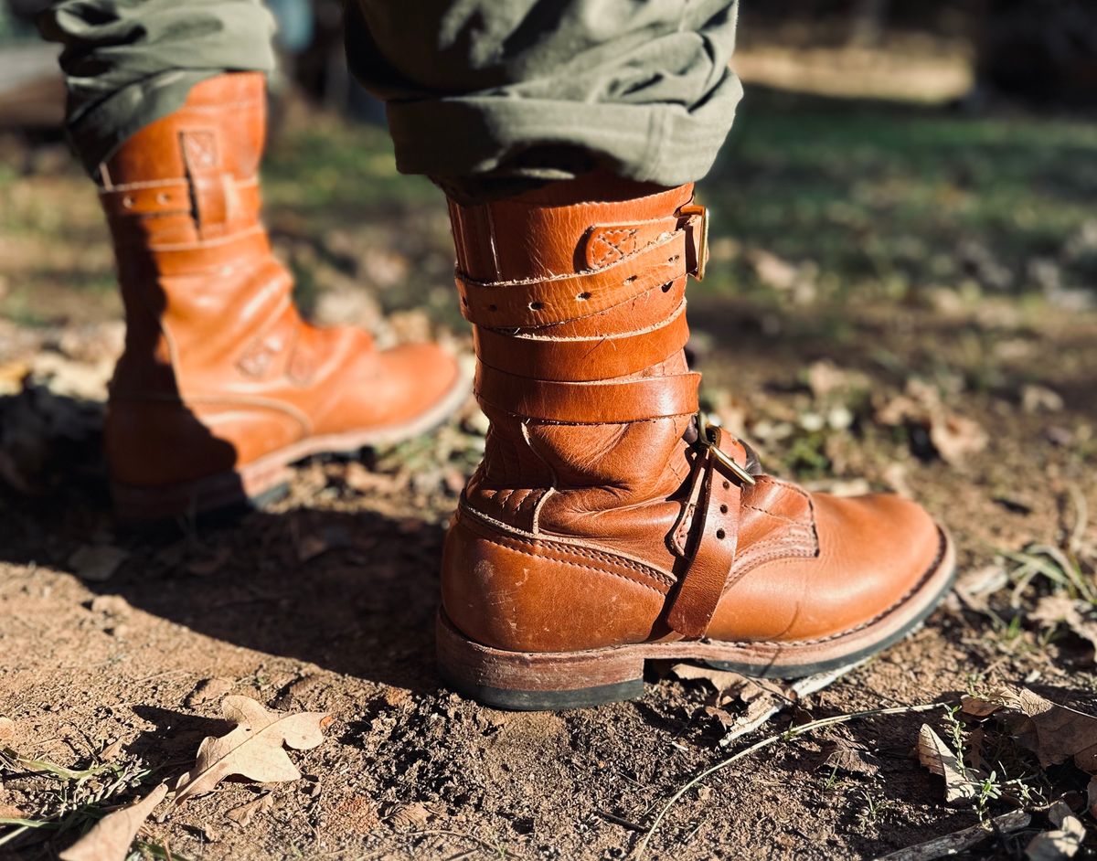 Photo by Bedrock on November 24, 2024 of the Nicks Heritage TankerPro in Horween Natural Dublin.