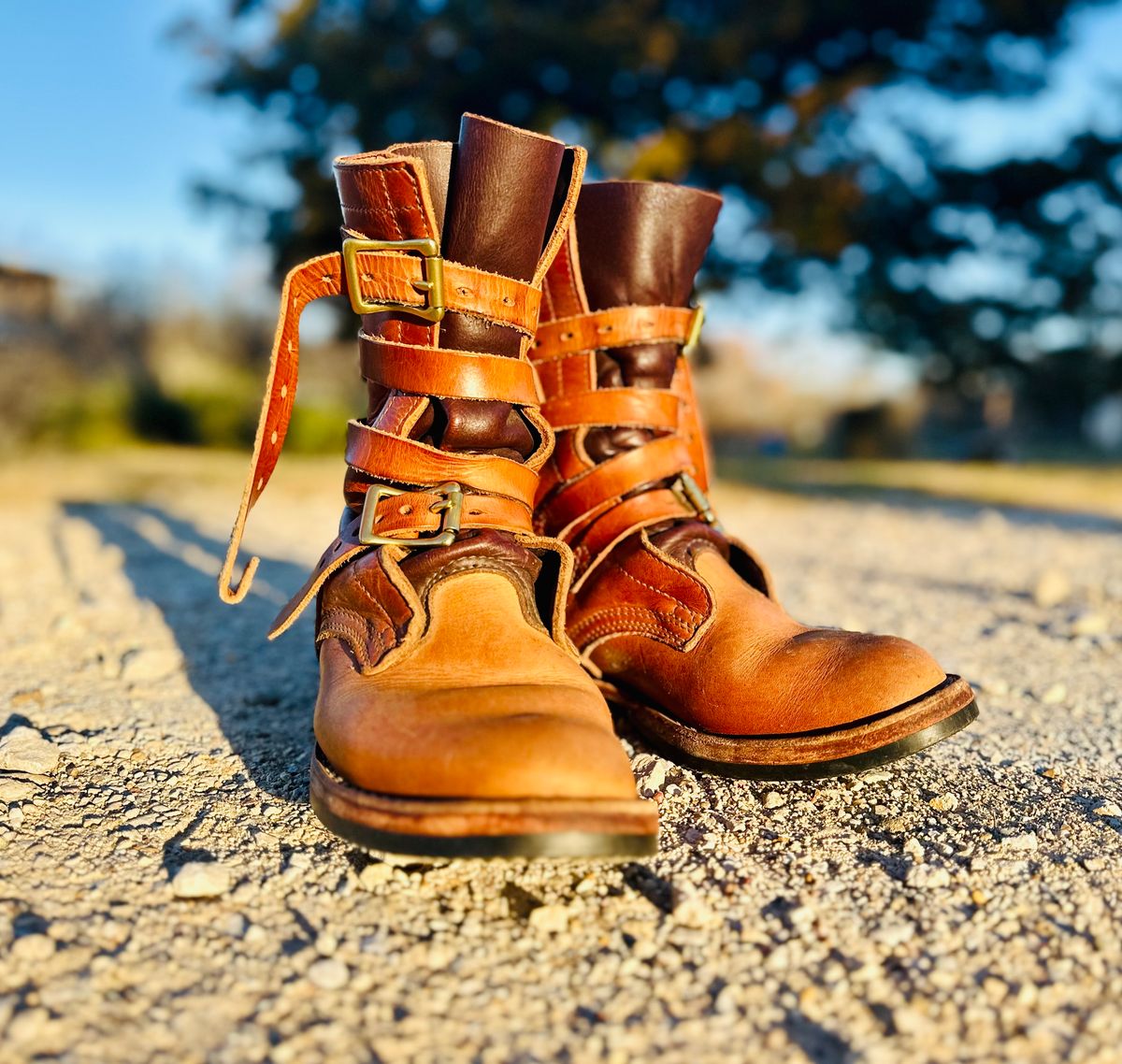 Photo by Bedrock on March 1, 2025 of the Nicks Heritage TankerPro in Horween Natural Dublin.