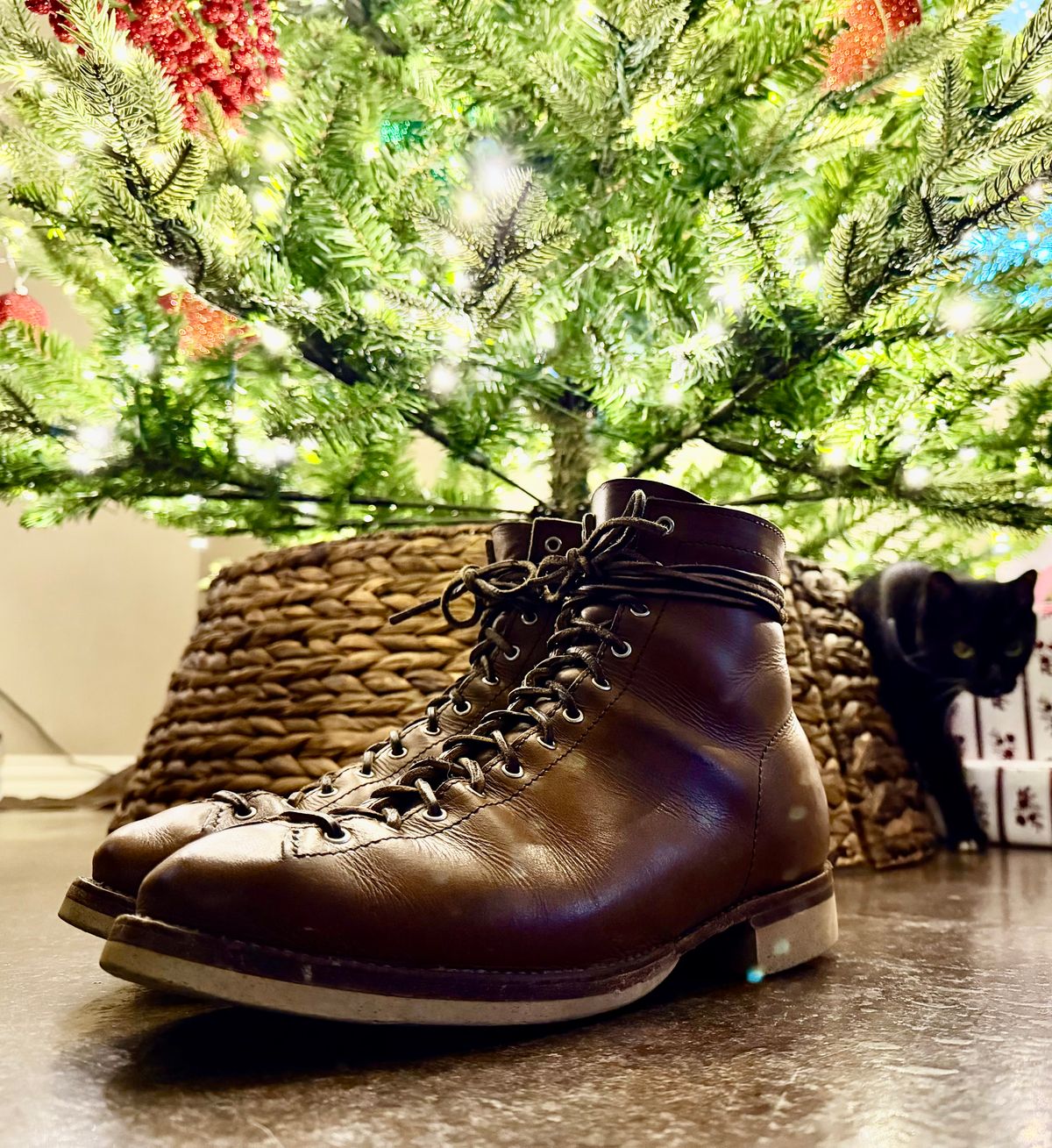 Photo by Bedrock on December 1, 2025 of the Oldspeed MFG Wholecut Monkey in Horween Natural Chromexcel.