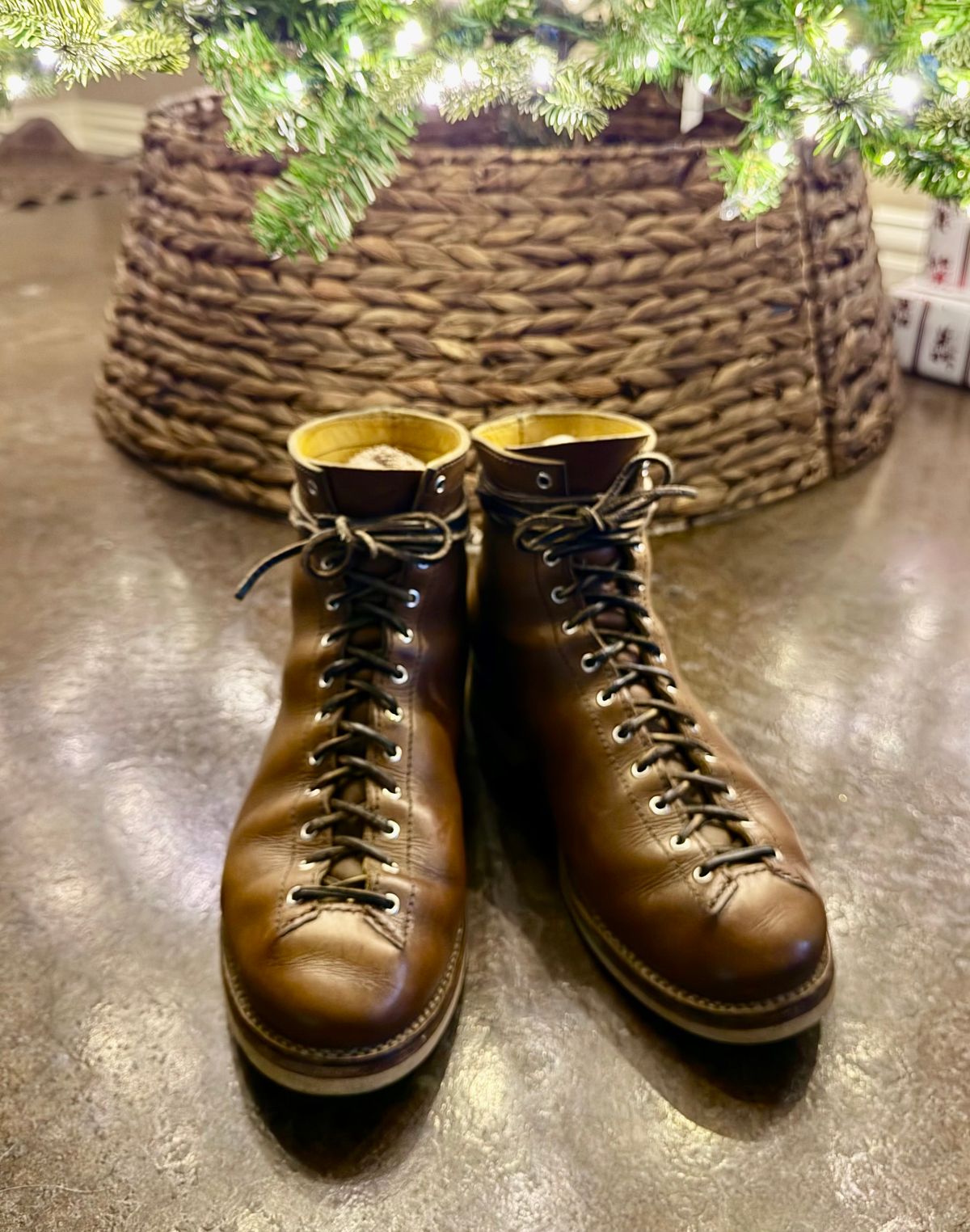 Photo by Bedrock on December 1, 2025 of the Oldspeed MFG Wholecut Monkey in Horween Natural Chromexcel.