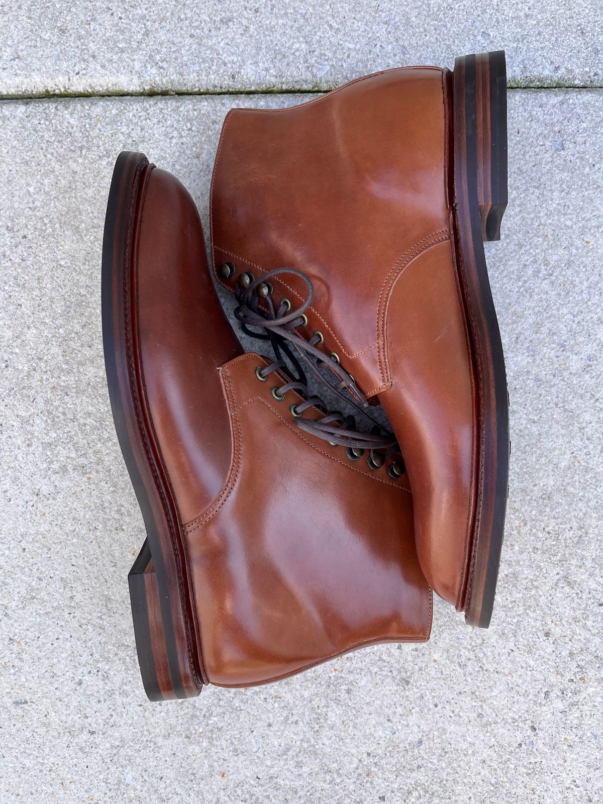 Photo by uglyshoes on November 3, 2023 of the Grant Stone Edward Boot in Horween Honey Glazed Shell Cordovan.