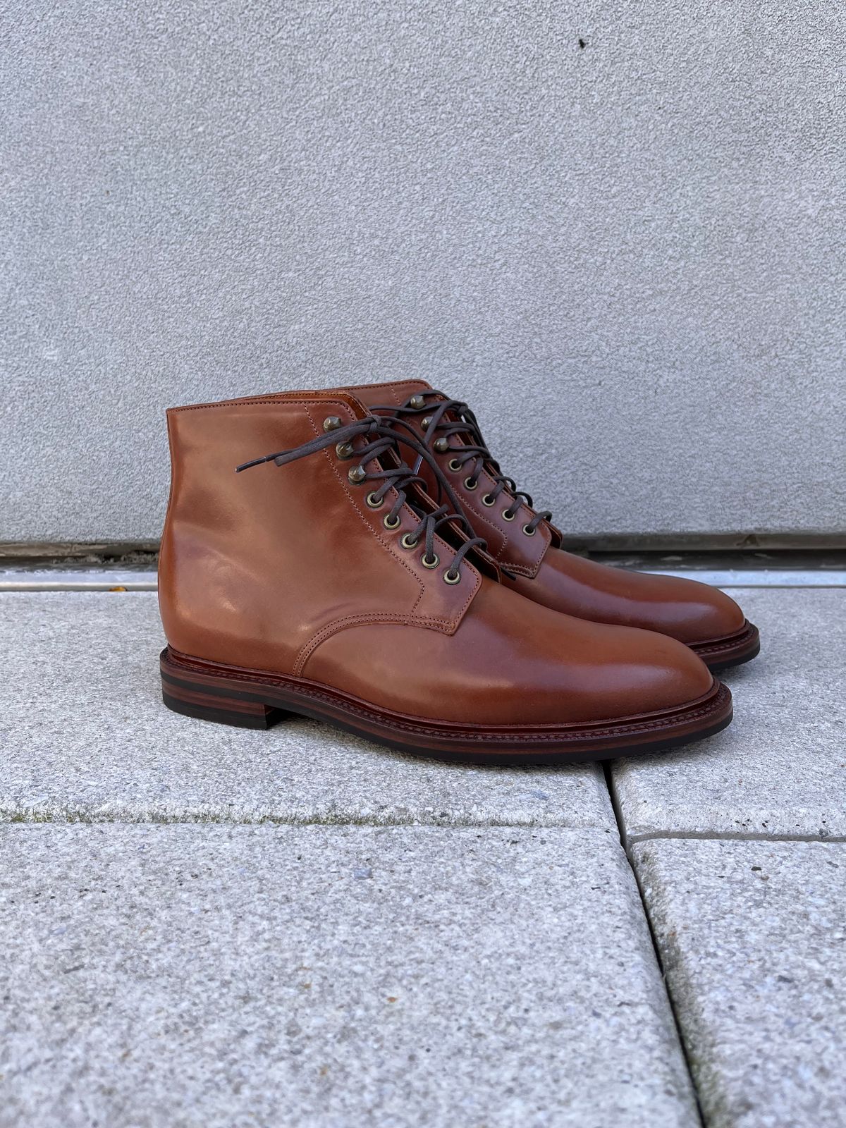 Photo by uglyshoes on November 3, 2023 of the Grant Stone Edward Boot in Horween Honey Glazed Shell Cordovan.
