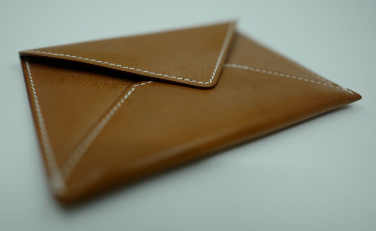 Photo by uglyshoes on October 2, 2025 of the Hermès Enveloppe MM in Barenia.