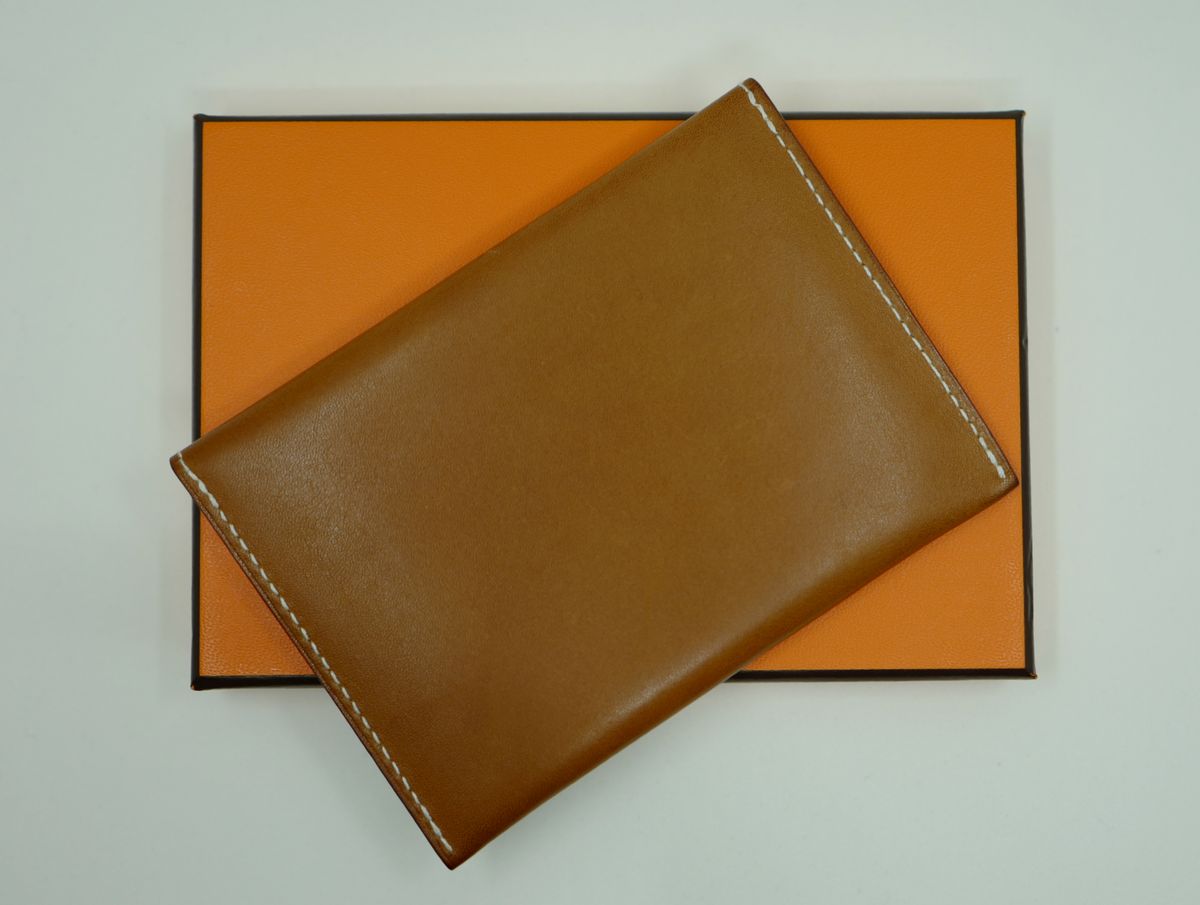 Photo by uglyshoes on November 1, 2025 of the Hermès Enveloppe MM in Barenia.