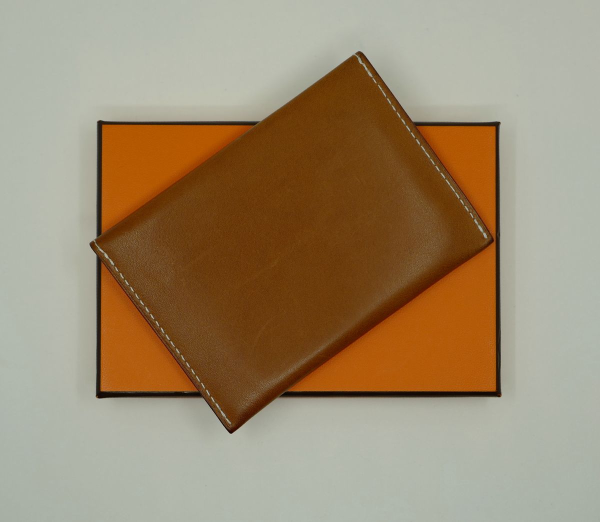 Photo by uglyshoes on January 3, 2026 of the Hermès Enveloppe MM in Barenia.