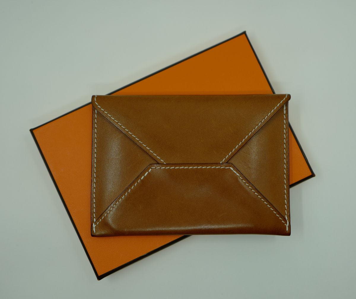 Photo by uglyshoes on April 2, 2026 of the Hermès Enveloppe MM in Barenia.