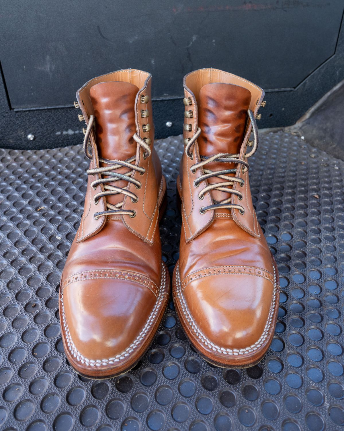 Photo by redfishjoefish on December 5, 2023 of the Midas Journey Derby Boot in Horween Unglazed Natural Shell Cordovan.